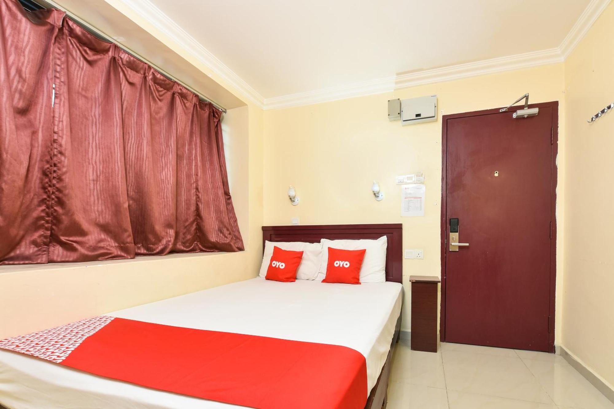 Super Oyo 90562 J Hotel Pj Петалинг-Джая Экстерьер фото